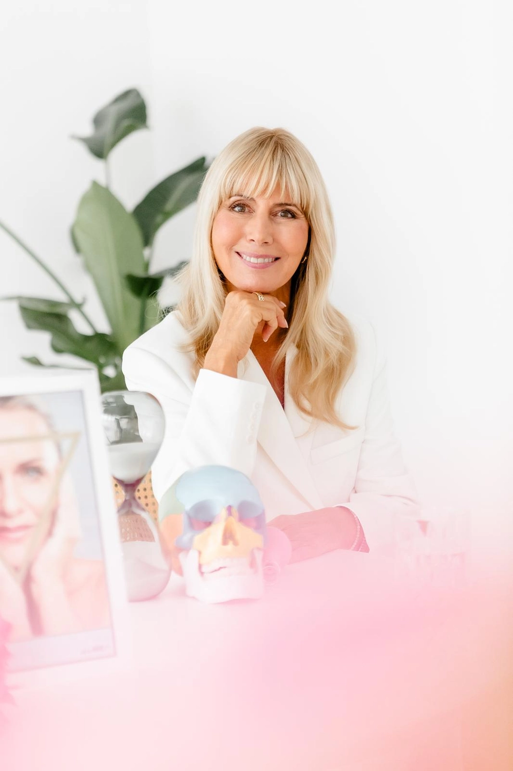 Petra Nos Cosmetics ,Hautverjüngung Frankfurt am Main ,Anti Aging Behandlung Offenbach ,nicht invasive Anti Aging Therapie ,Anti Aging Kosmetik ,Faltenbehandlung ohne OP ,Kosmetikstudio Offenbach bei Frankfurt ,Jugenddreieck Methode nach Svetlana Holzfeind ,Anti Aging Therapien, Ü50 Anti Aging, Ü60 Anti Aging, Anti Aging Behandlungen ab 50, Hautverjüngung, Faltenbehandlung, natürliche Anti Aging Methode